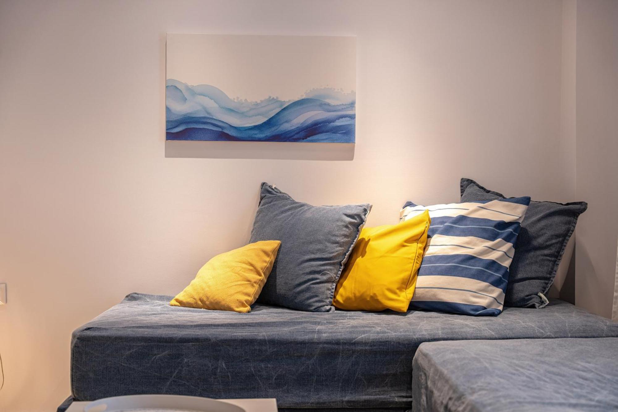 Blue & White Velvet 20M From The Beach Danilia 外观 照片