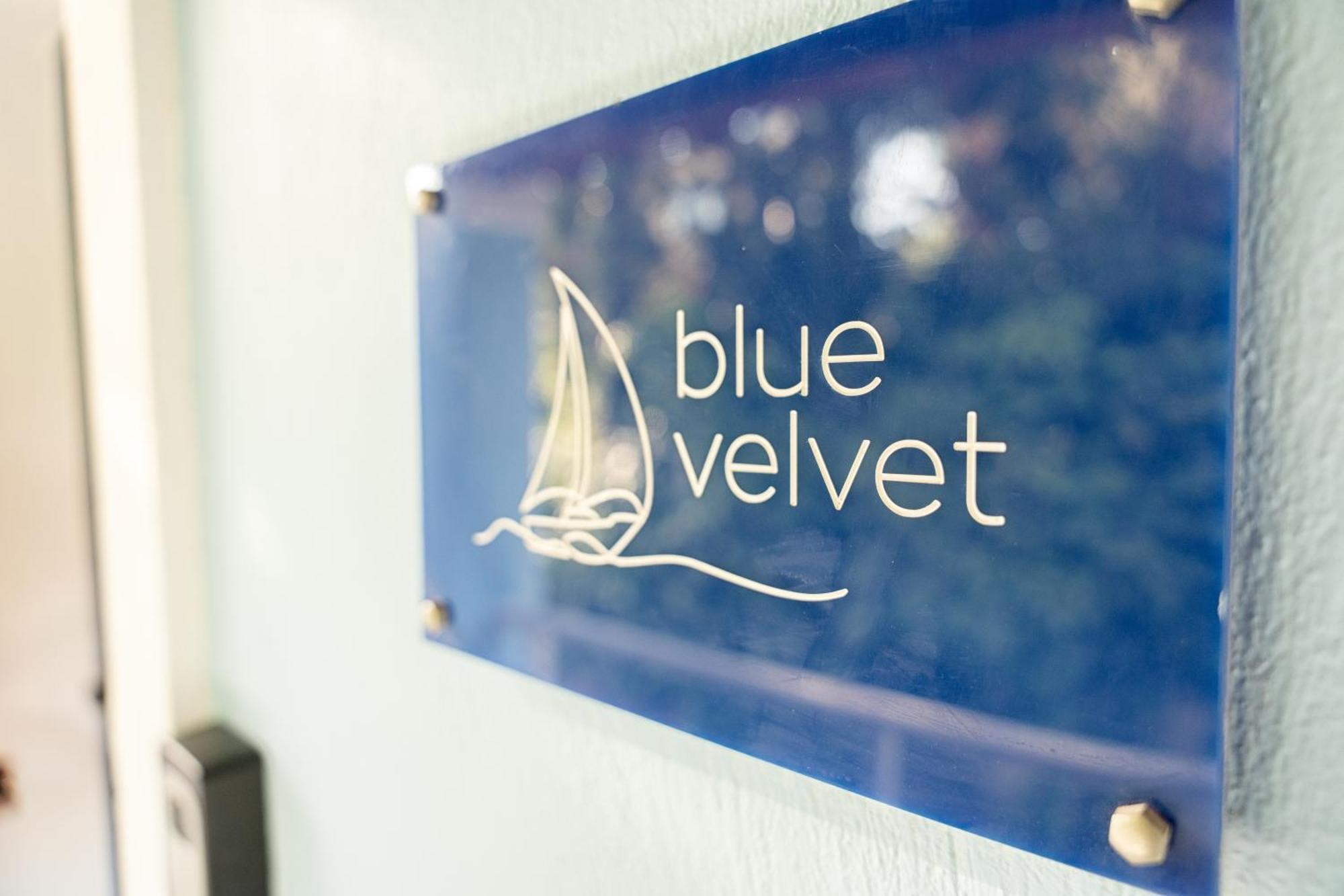 Blue & White Velvet 20M From The Beach Danilia 外观 照片